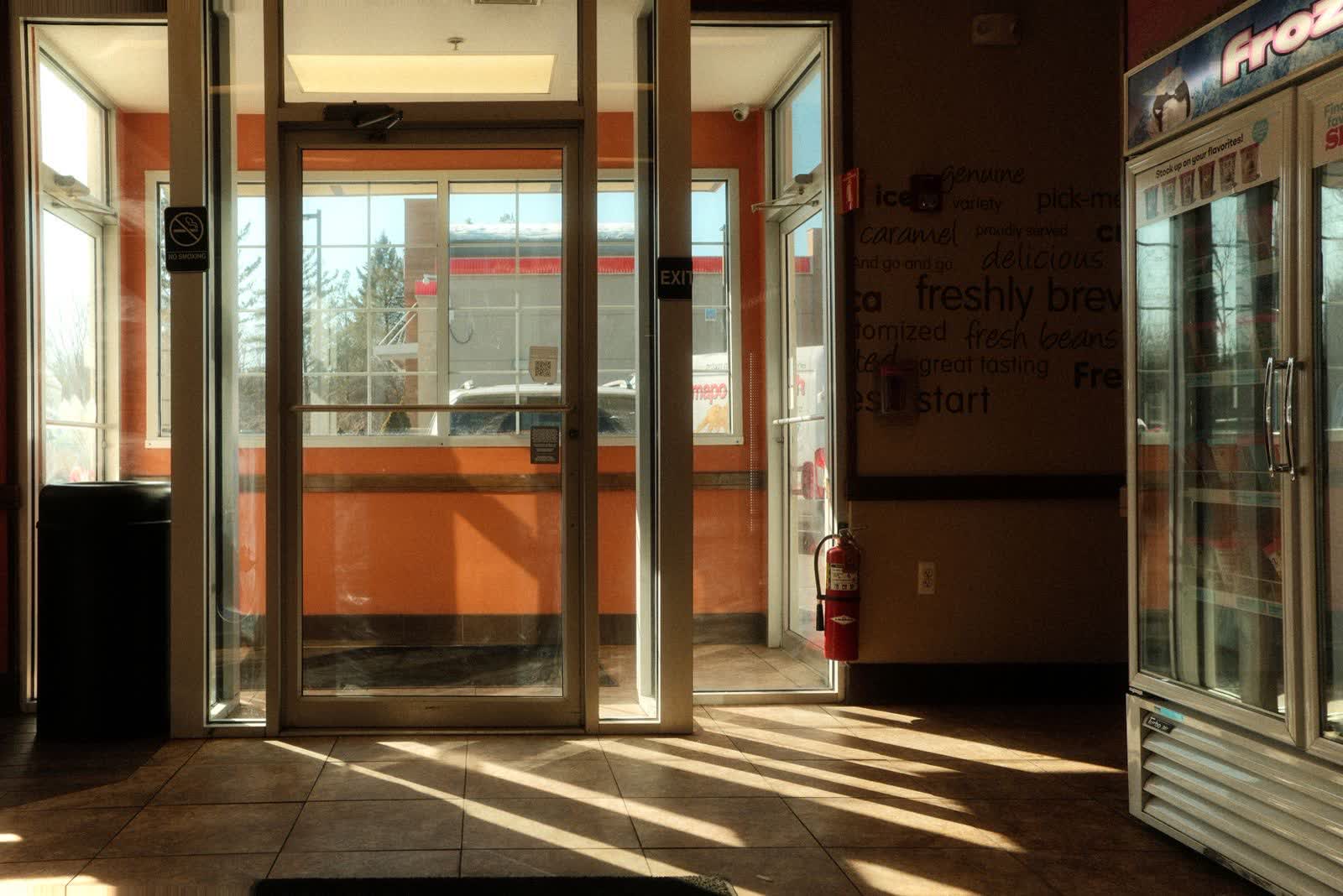 Commercial storefront automatic door